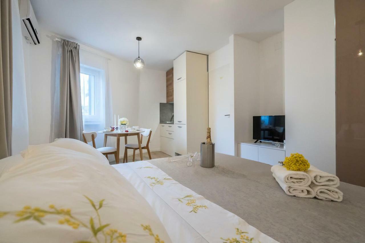 Studio Apartments Petar In Old Part Of Town สปลิท ภายนอก รูปภาพ