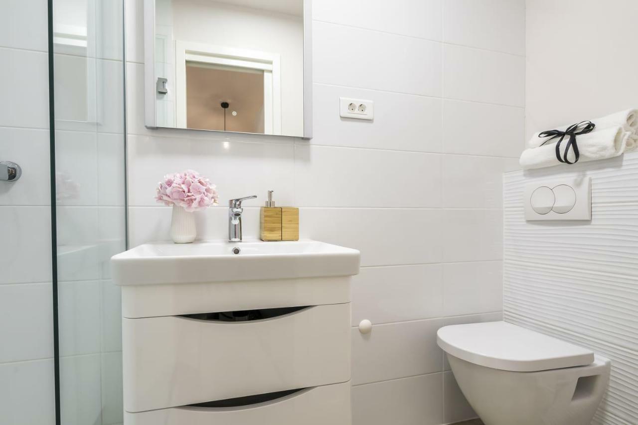 Studio Apartments Petar In Old Part Of Town สปลิท ภายนอก รูปภาพ