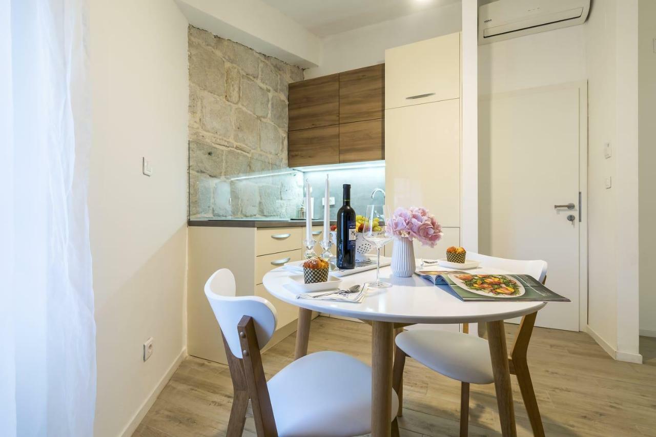 Studio Apartments Petar In Old Part Of Town สปลิท ภายนอก รูปภาพ