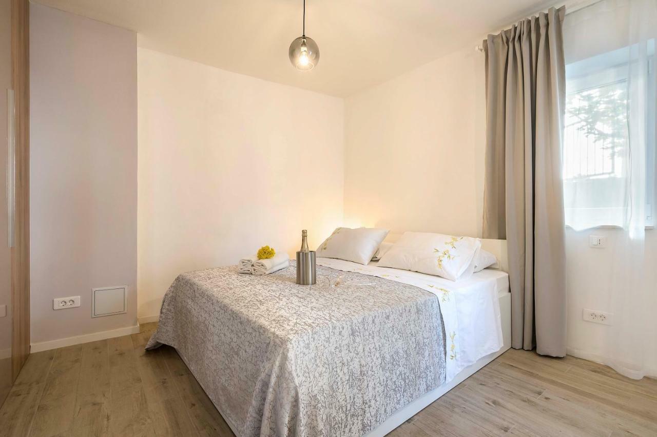 Studio Apartments Petar In Old Part Of Town สปลิท ภายนอก รูปภาพ